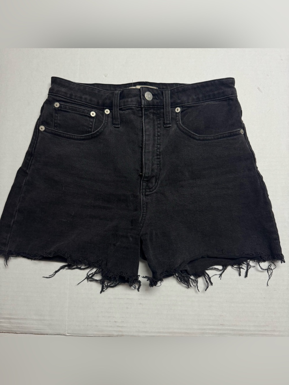 Madewell Curvy High-Rise Denim Frayed Hem Shorts In Lunar Wash Women's Size: 27